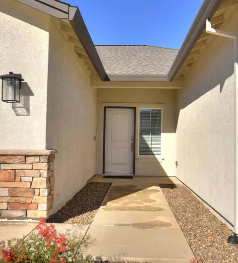 2801 Calaveras Ct, Redding, CA 96002 photo 2