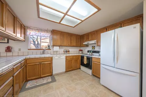 2947 Starlight Blvd, Redding, CA 96001 photo 12