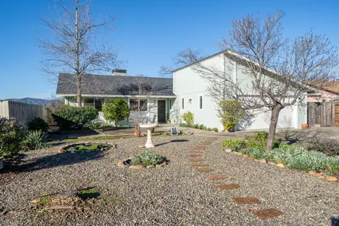 2947 Starlight Blvd, Redding, CA 96001 photo 3