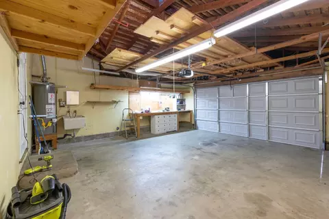 Exterior - 2055 Glengary Dr, Redding, CA 96001 photo 3 of 4