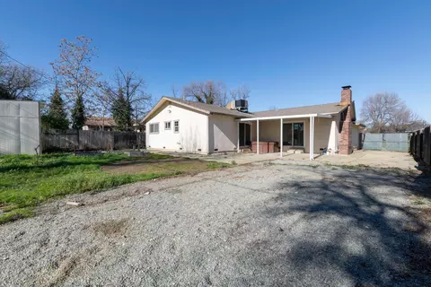 Exterior - 2055 Glengary Dr, Redding, CA 96001 photo 2 of 4