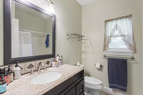 2055 Hope Ln, Redding, CA 96003 photo 16