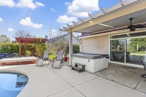 2055 Hope Ln, Redding, CA 96003 photo 22