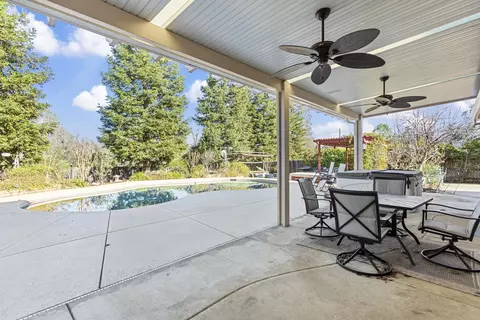 2055 Hope Ln, Redding, CA 96003 photo 19