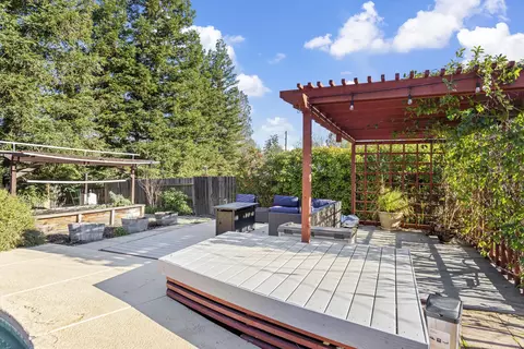 2055 Hope Ln, Redding, CA 96003 photo 23