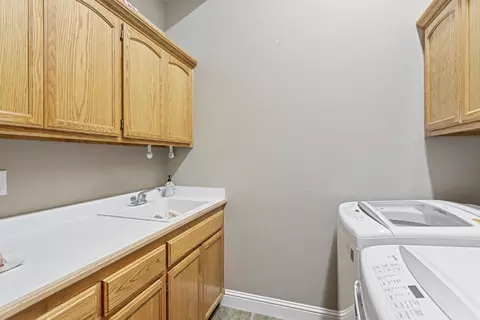2055 Hope Ln, Redding, CA 96003 photo 17