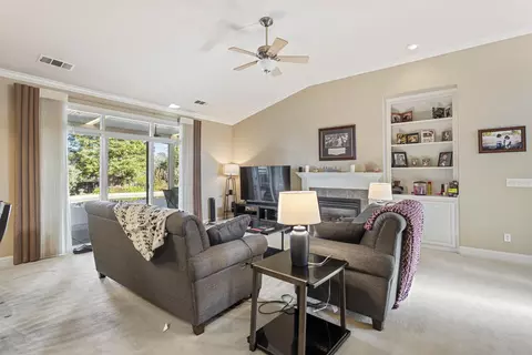 2055 Hope Ln, Redding, CA 96003 photo 4