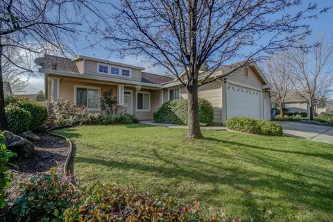 931 Leisha Ln, Redding, CA 96001