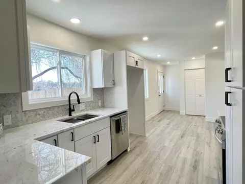2526 N Bonnyview Rd, Redding, CA 96001 photo 32