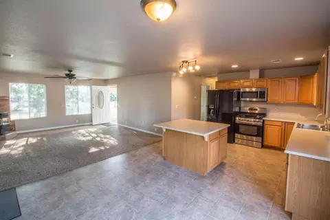 6962 Amber Ln, Redding, CA 96002 photo 6