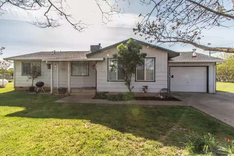 6962 Amber Ln, Redding, CA 96002