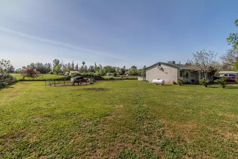 6962 Amber Ln, Redding, CA 96002 photo 3