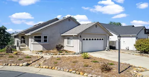 1207 Snowcap Trl, Redding, CA 96003