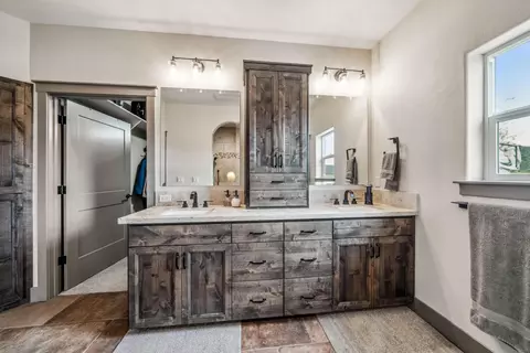 Bath - 9740 Flourish Ln, Redding, CA 96001 photo 1 of 4