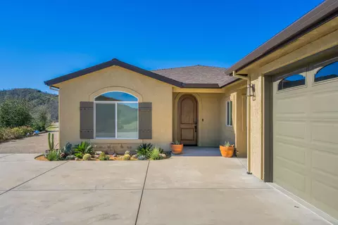 Exterior - 9740 Flourish Ln, Redding, CA 96001 photo 4 of 14