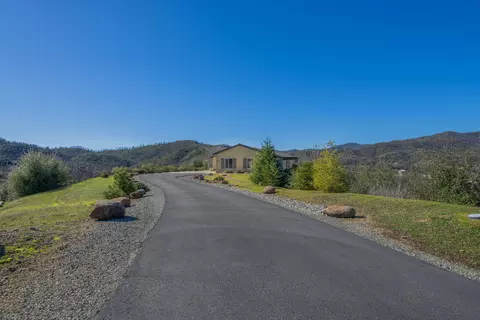 View/Area - 9740 Flourish Ln, Redding, CA 96001 photo 3 of 25