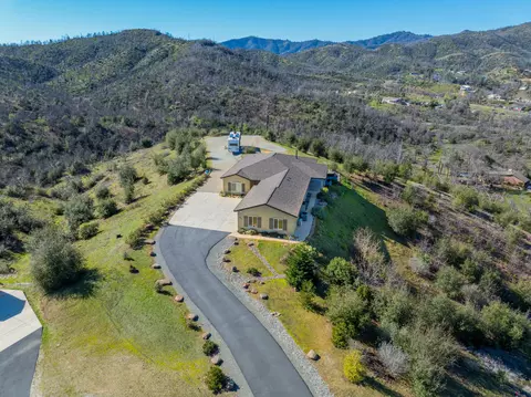 View/Area - 9740 Flourish Ln, Redding, CA 96001 photo 4 of 25