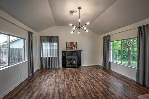 635 Alamine Dr, Redding, CA 96003 photo 7