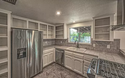 635 Alamine Dr, Redding, CA 96003 photo 9