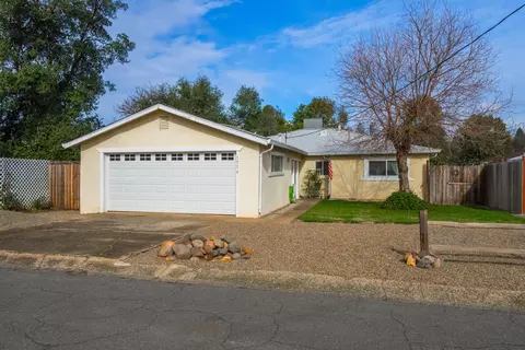 1516 Yale Ct, Redding, CA 96002