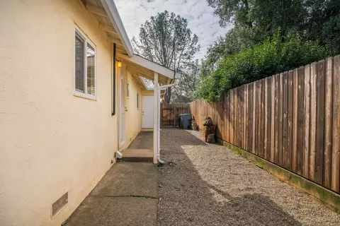 1516 Yale Ct, Redding, CA 96002 photo 32