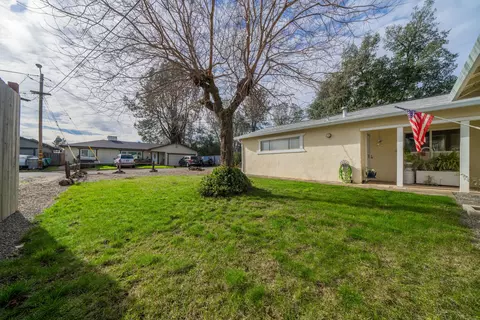 1516 Yale Ct, Redding, CA 96002 photo 4