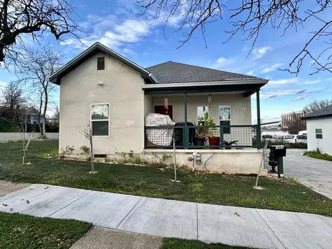 1864 South St, Redding, CA 96001