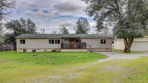 6385 Debra Ln, Anderson, CA 96007