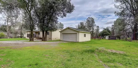 6385 Debra Ln, Anderson, CA 96007 photo 2