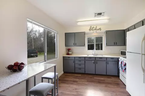 391 Branstetter Ln, Redding, CA 96001 photo 9