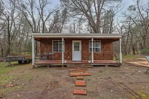391 Branstetter Ln, Redding, CA 96001 photo 2