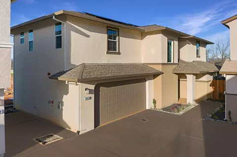 1933 Salzburg Trl, Redding, CA 96003