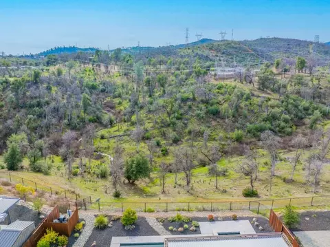 View/Area - 948 Katmai Pl, Redding, CA 96001 photo 13 of 24