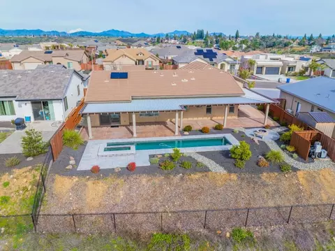 View/Area - 948 Katmai Pl, Redding, CA 96001 photo 5 of 24