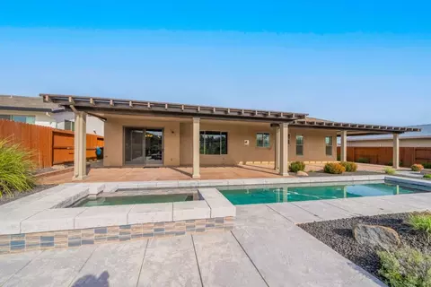 Exterior - 948 Katmai Pl, Redding, CA 96001 photo 19 of 30