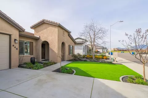 Exterior - 948 Katmai Pl, Redding, CA 96001 photo 6 of 30