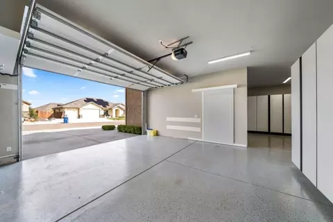 Exterior - 948 Katmai Pl, Redding, CA 96001 photo 10 of 30