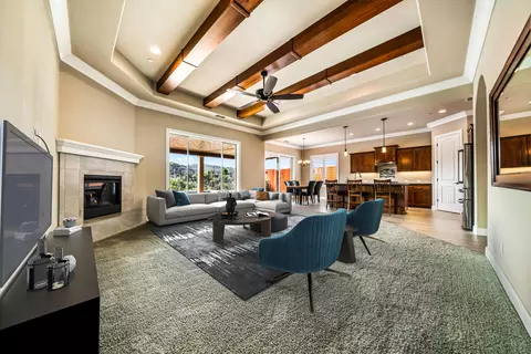 Living - 948 Katmai Pl, Redding, CA 96001 photo 6 of 8