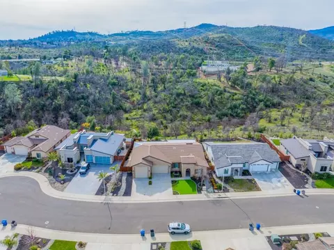 View/Area - 948 Katmai Pl, Redding, CA 96001 photo 9 of 24