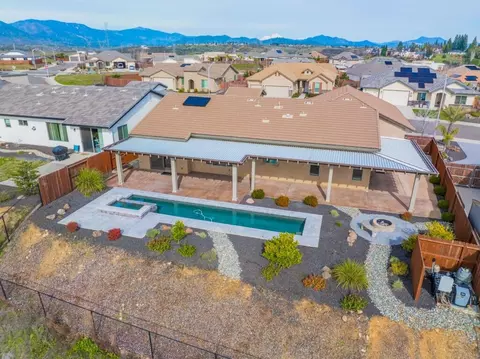 View/Area - 948 Katmai Pl, Redding, CA 96001 photo 6 of 24