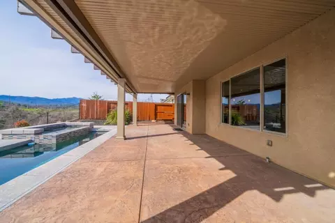 Exterior - 948 Katmai Pl, Redding, CA 96001 photo 17 of 30