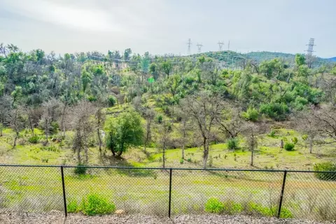 View/Area - 948 Katmai Pl, Redding, CA 96001 photo 3 of 24
