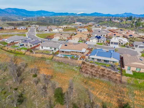 View/Area - 948 Katmai Pl, Redding, CA 96001 photo 23 of 24