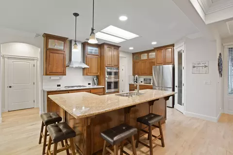 3496 Carlsbad Ln, Redding, CA 96002 photo 3