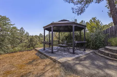 Exterior - 4651 Memory Ln, Redding, CA 96001 photo 10 of 15