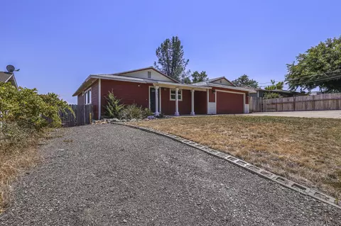 Exterior - 4651 Memory Ln, Redding, CA 96001 photo 14 of 15