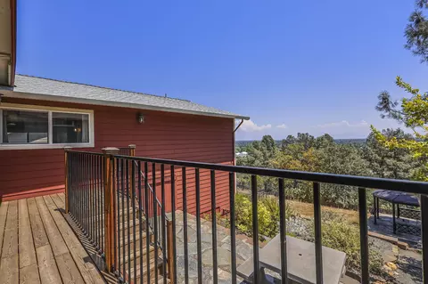 Exterior - 4651 Memory Ln, Redding, CA 96001 photo 5 of 15