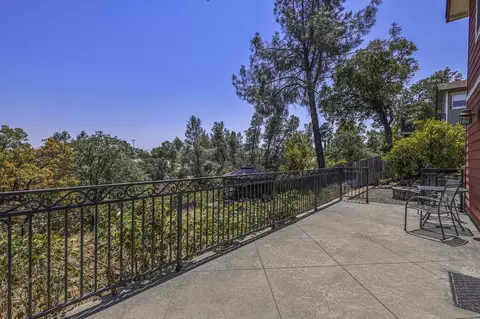Exterior - 4651 Memory Ln, Redding, CA 96001 photo 8 of 15