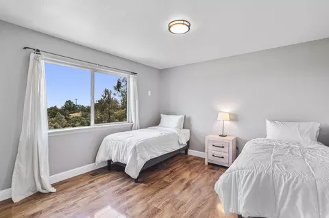 Bedroom - 4651 Memory Ln, Redding, CA 96001 photo 4 of 10