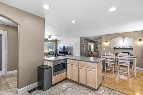 Kitchen - 4651 Memory Ln, Redding, CA 96001 photo 5 of 8